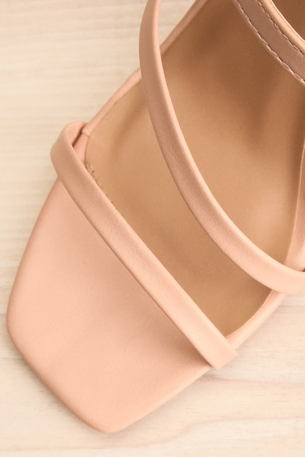 Baudoyer Beige Heeled Sandals | La petite garçonne flat close-up