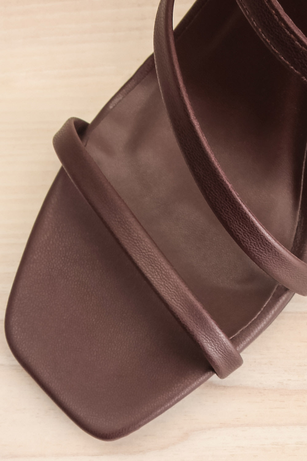 Baudoyer Brown Heeled Sandals | La petite garçonne flat close-up