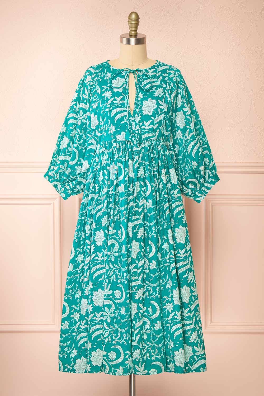 loose floral dress Bellami Midi Turquoise PAIR23 Model Stats Whisper Collar Mini Dress Color:Peach Lilac Ombre