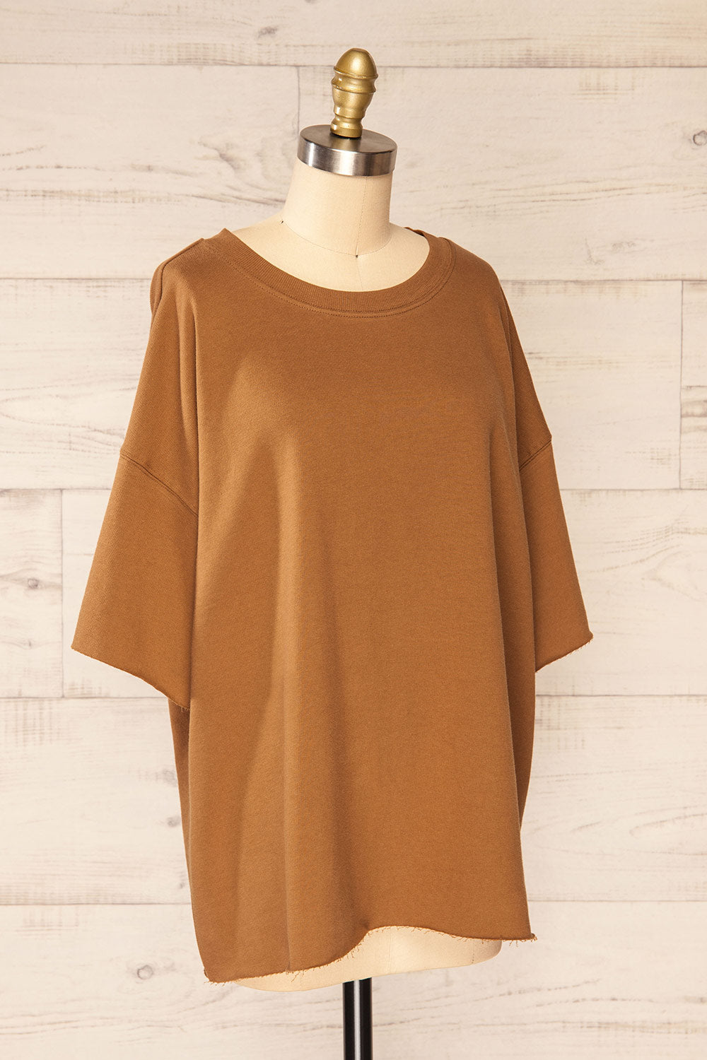 Berlin Caramel Oversized T-Shirt | La petite garçonne side view