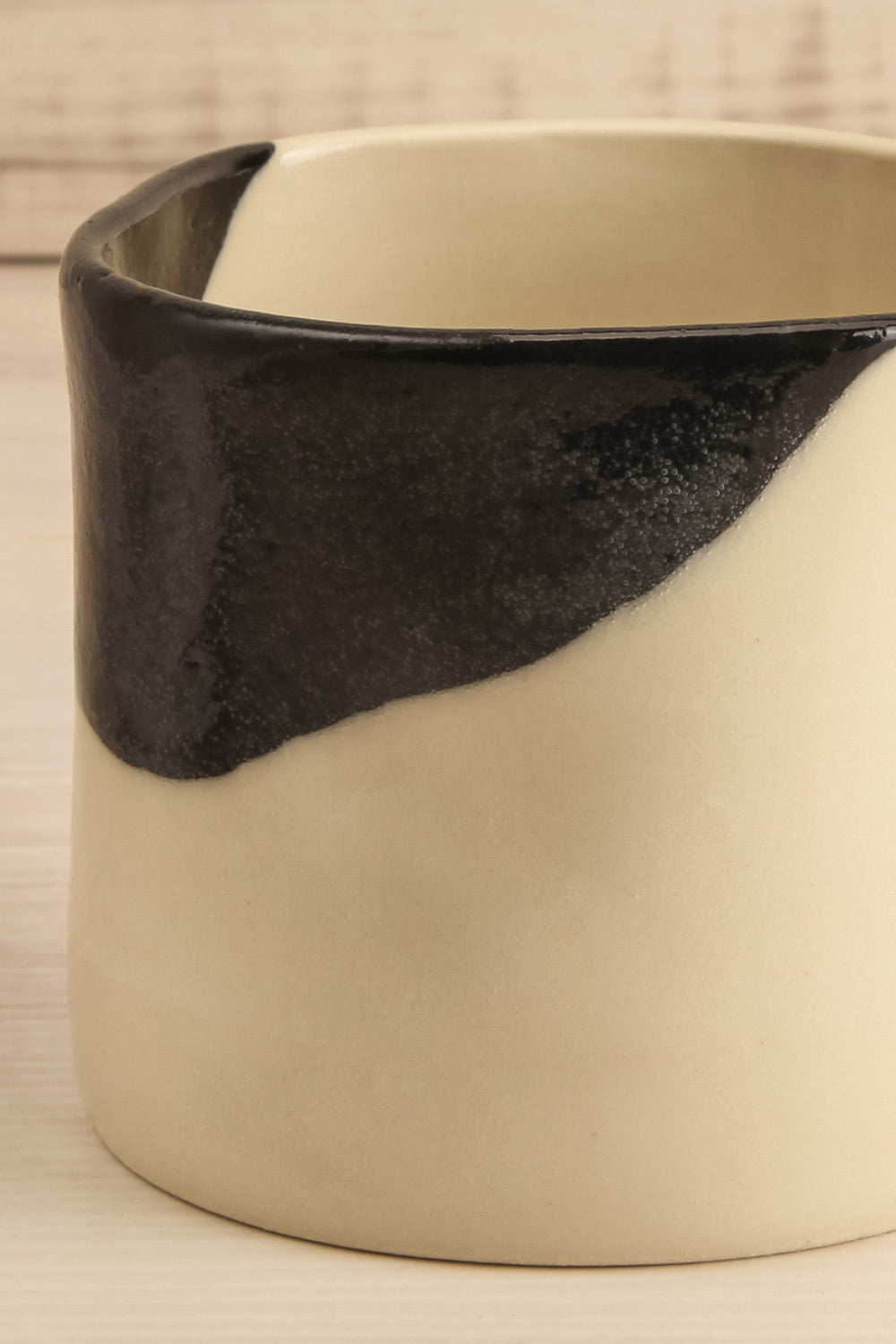 Bicolore Mugs - 4 Options | Maison garçonne coffee close-up