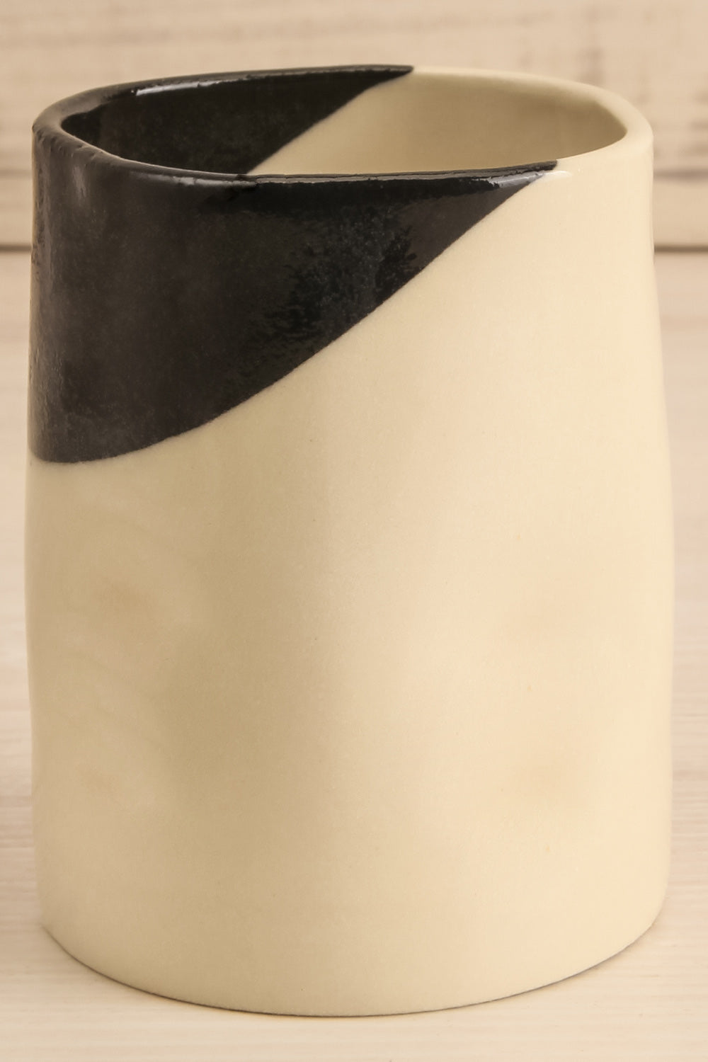 Bicolore Mugs - 4 Options | Maison garçonne cortado close-up