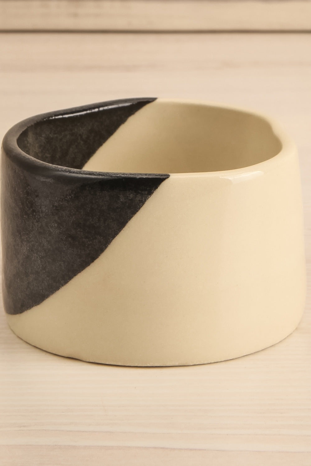 Bicolore Mugs - 4 Options | Maison garçonne espresso close-up