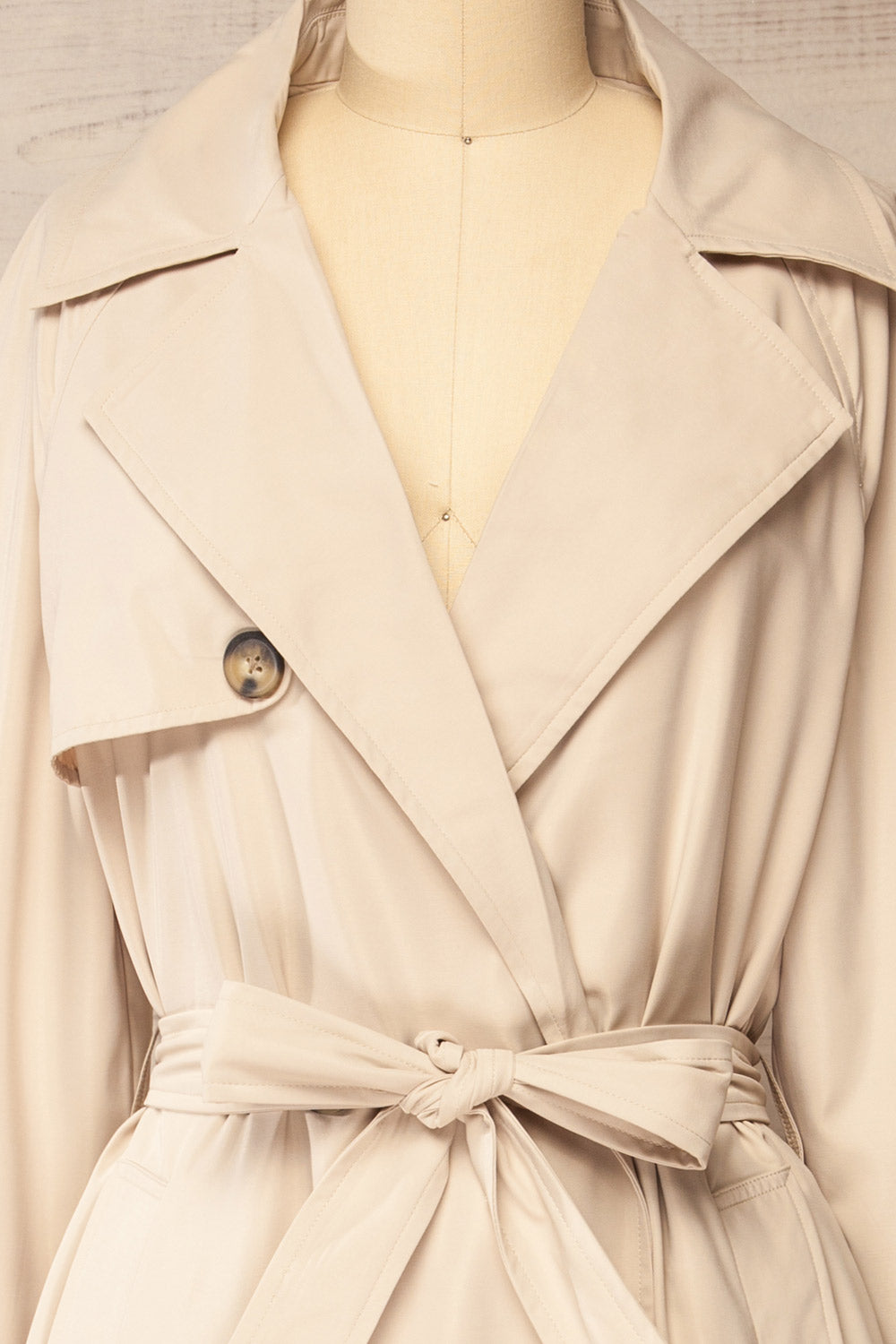 Bilimora Beige Trench Coat w/ Belt | La petite garçonne front