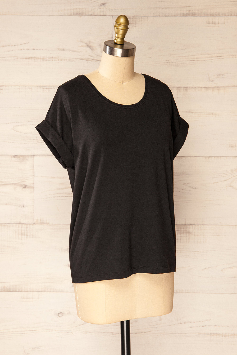Bossugan Black Round Neck T-Shirt | La petite garçonne side view