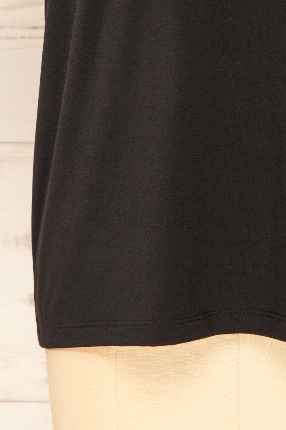 Bossugan Black Round Neck T-Shirt | La petite garçonne bottom