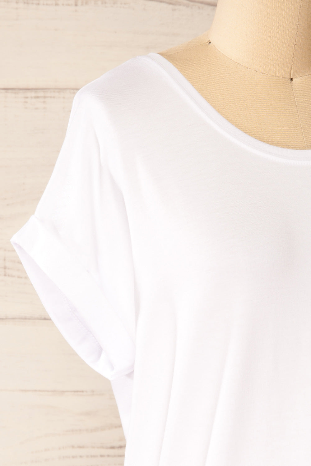 Bossugan White Round Neck T-Shirt | La petite garçonne side close-up