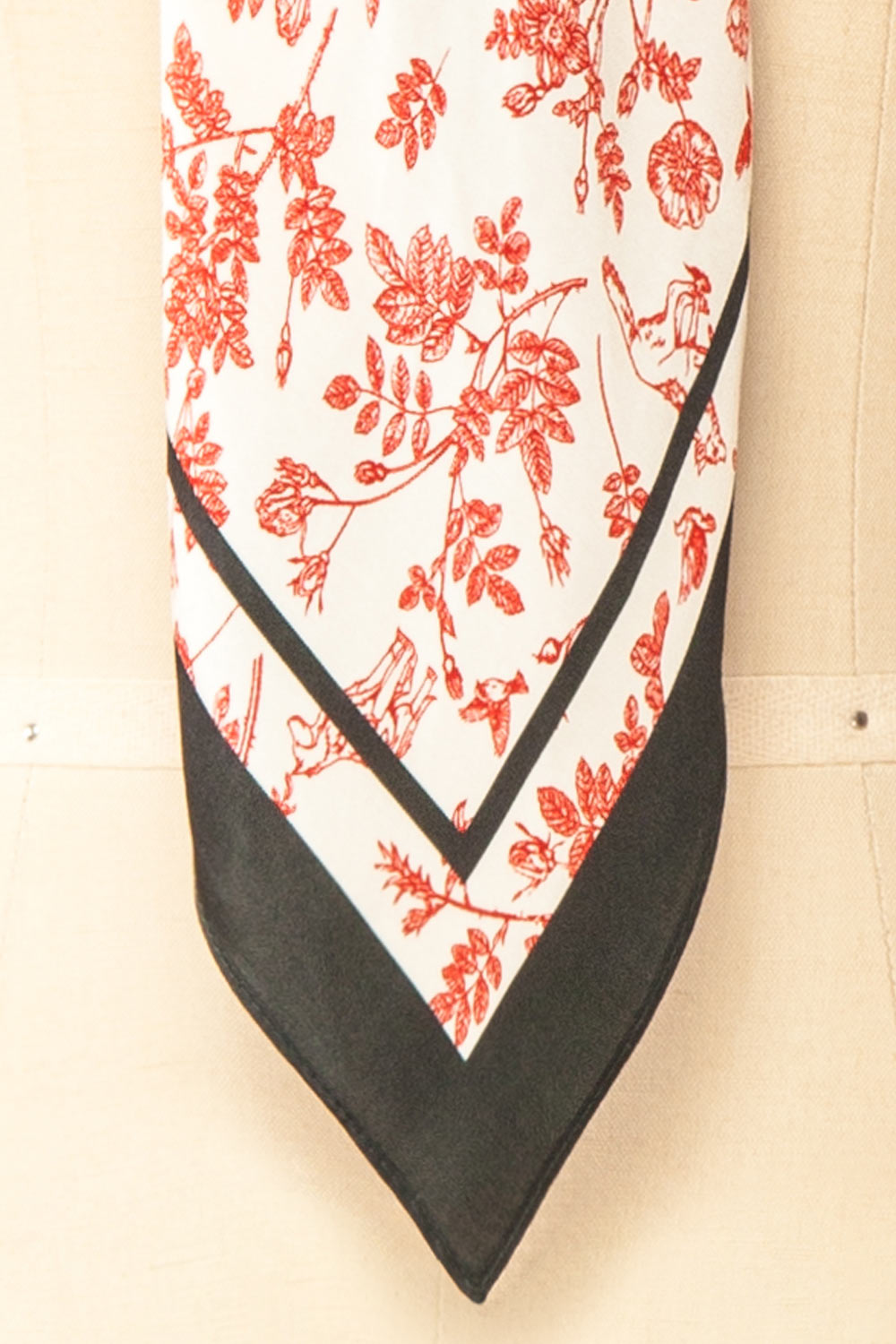 Boussole Squared Scarf with Floral Pattern | Boutique 1861