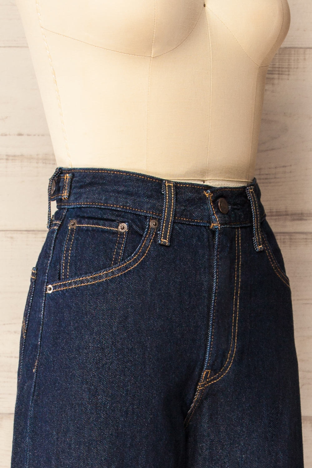 Braga Dark Wash High-Waisted Baggy Jeans | La petite garçonne side