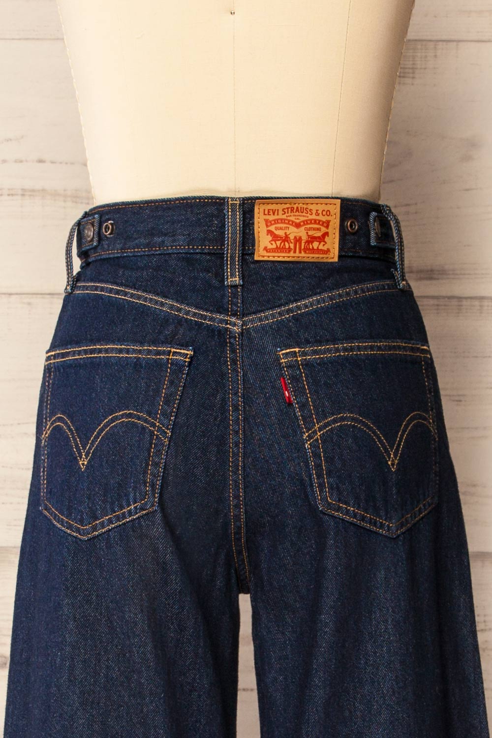 Braga Dark Wash High-Waisted Baggy Jeans | La petite garçonne back