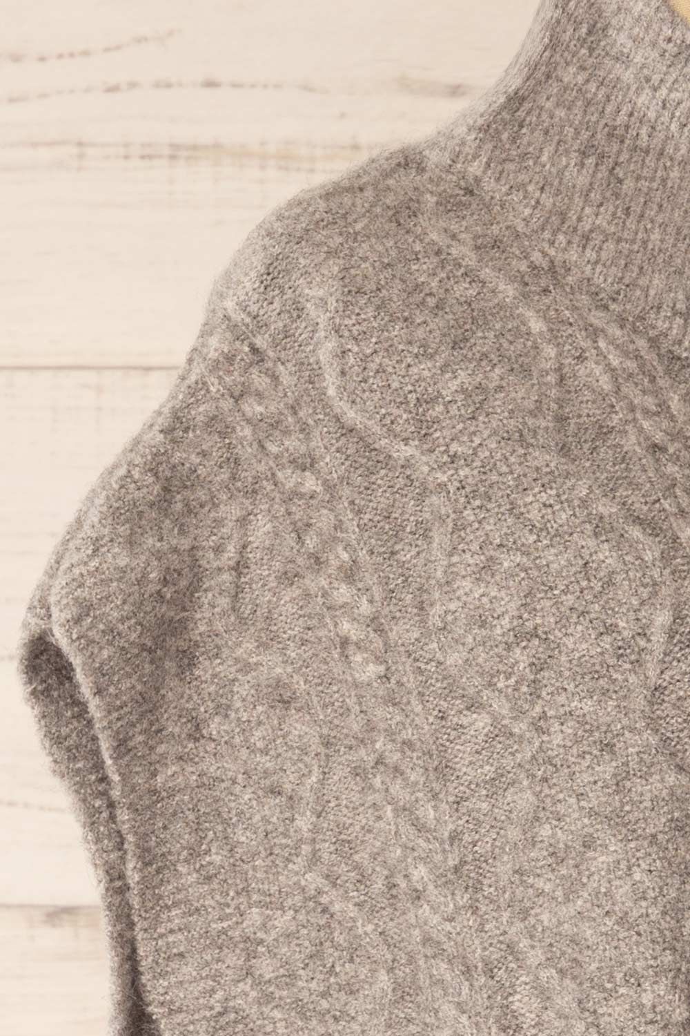 Brehat Grey Knit Poncho | La petite garçonne side