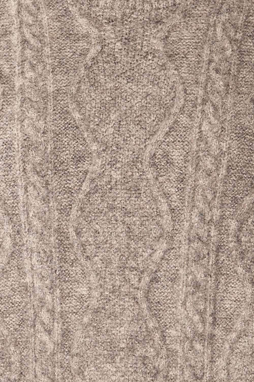 Brehat Grey Knit Poncho | La petite garçonne fabric