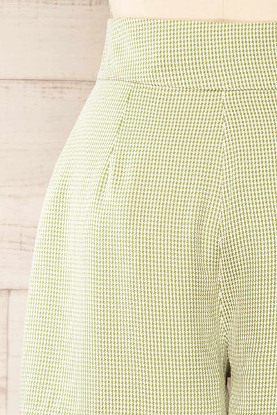 Bristol High-Waisted Green Houndstooth Shorts | La petite garçonne back close-up
