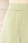 Bristol High-Waisted Green Houndstooth Shorts | La petite garçonne front close-up