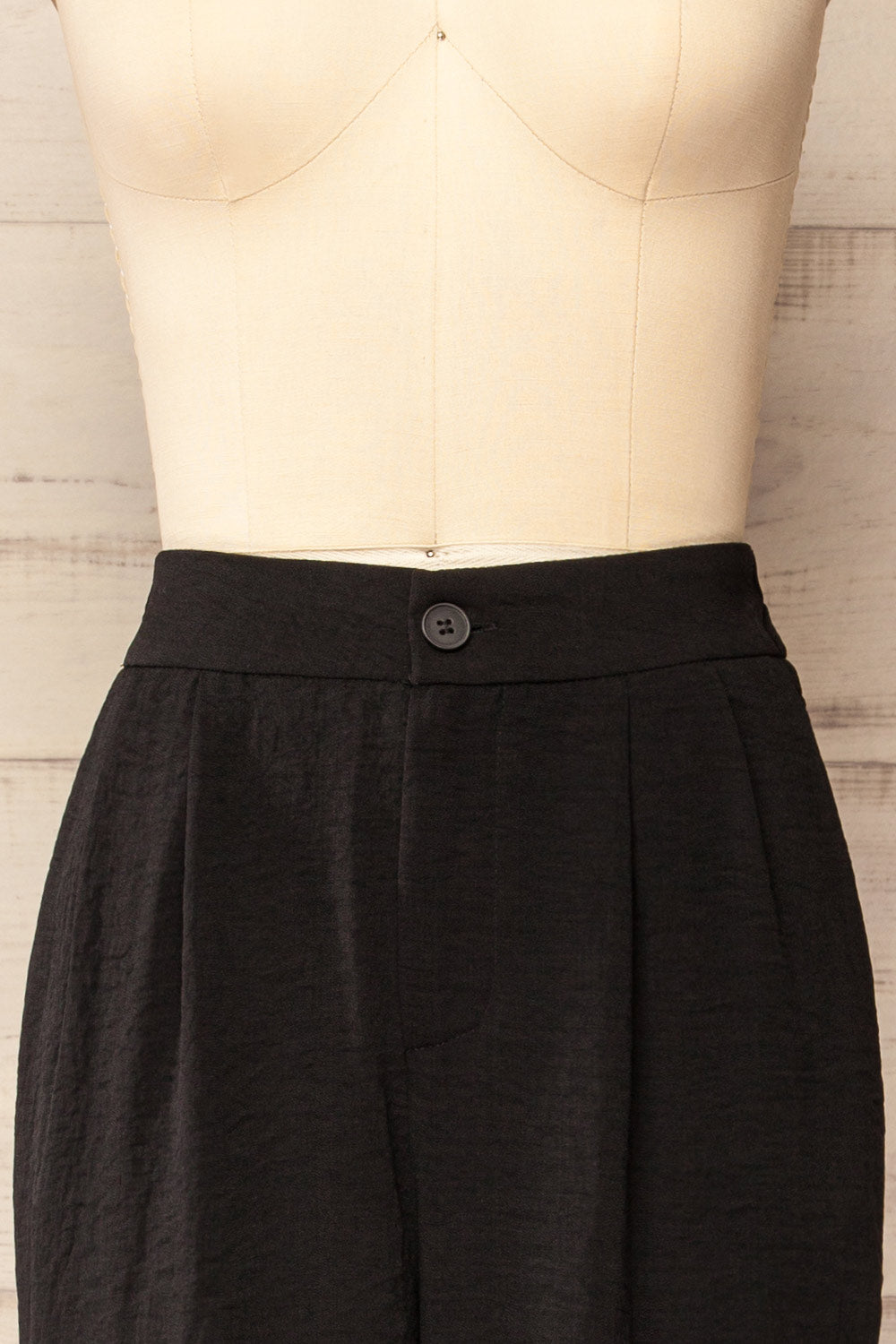 Brizo Black Straight-Leg Pants | La petite garçonne front