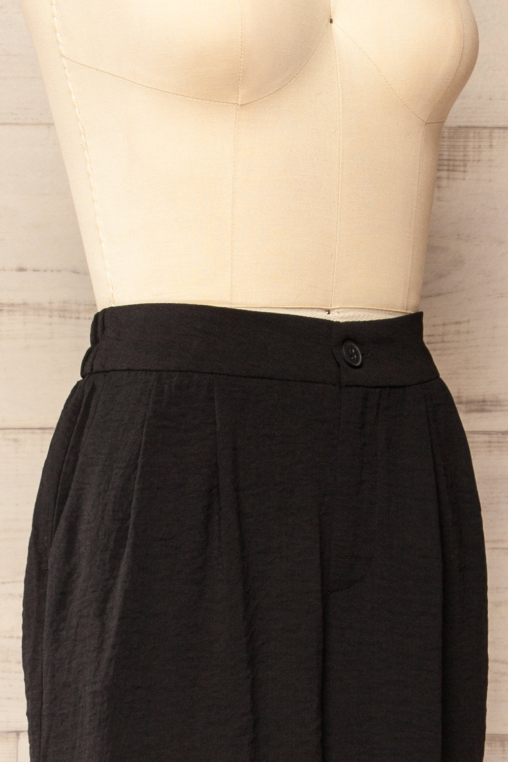 Brizo Black Straight-Leg Pants | La petite garçonne side