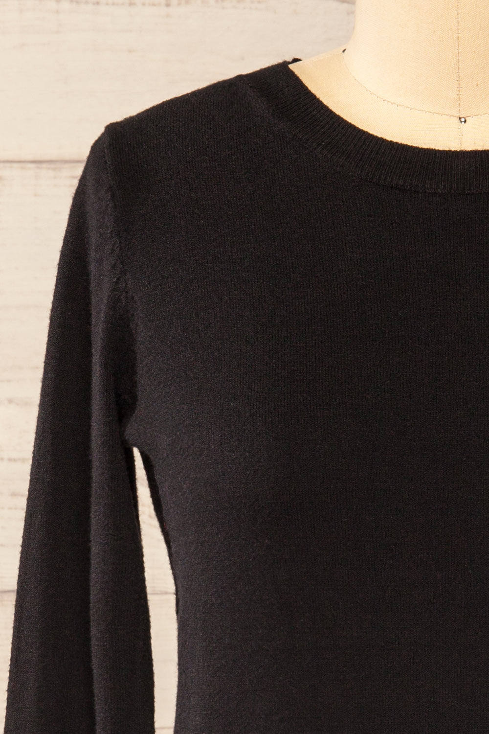 Bruxelles Black Crew Neck Shirt w/ Pearls | La petite garçonne front close-up