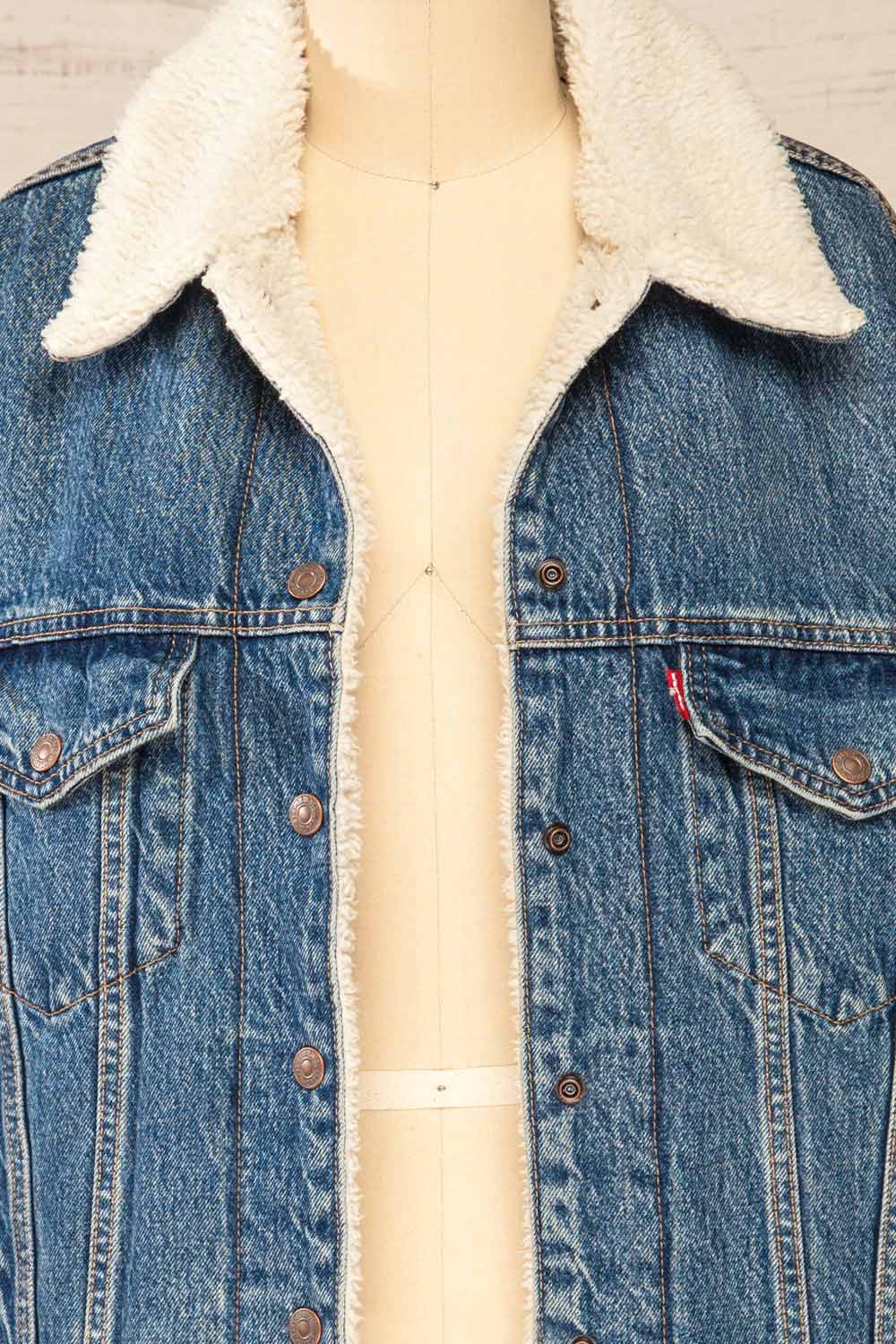 Bukhara Denim Jacket w/ Sherpa Lining | La petite garçonne front close-up