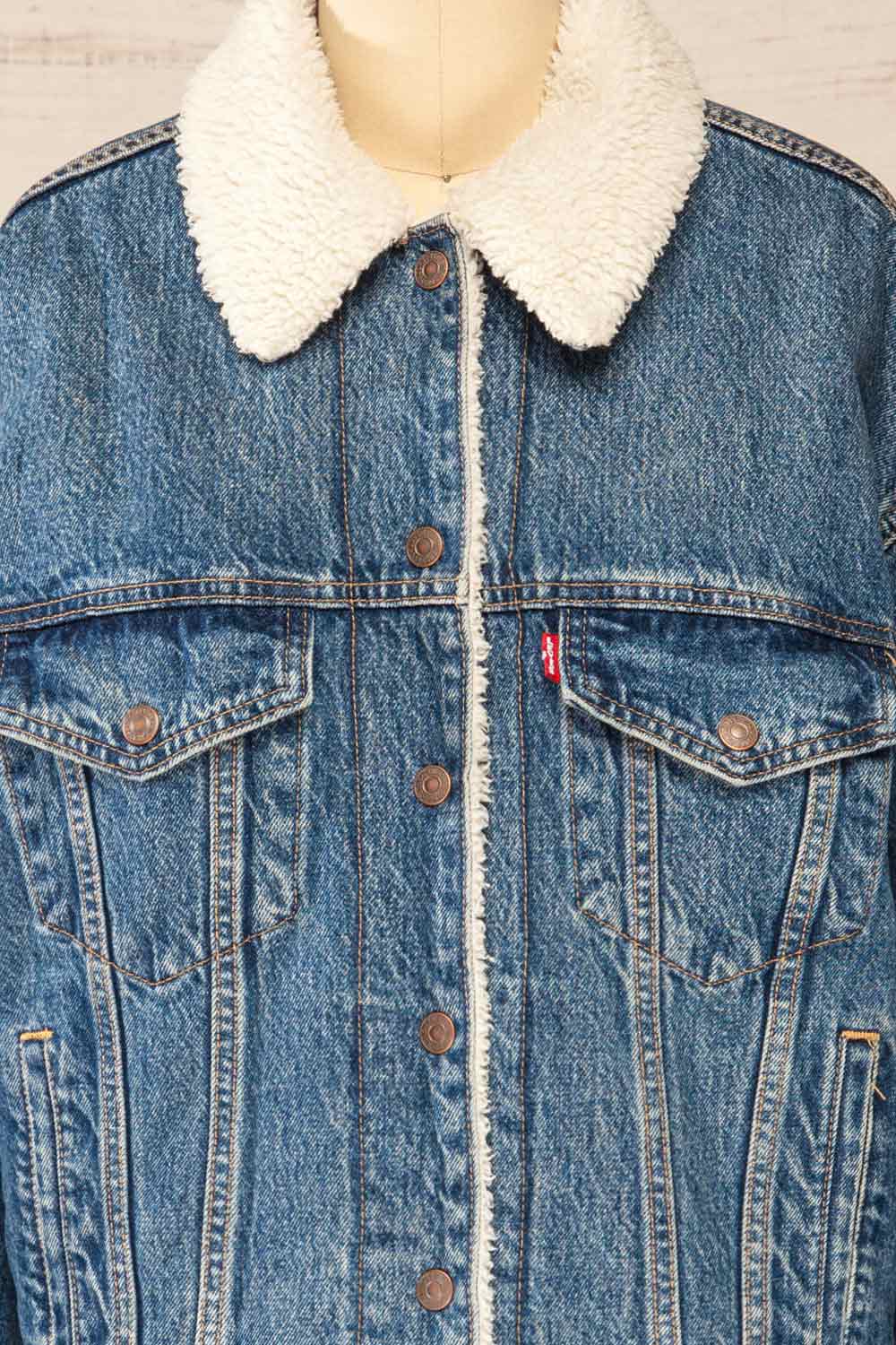 Bukhara Denim Jacket w/ Sherpa Lining | La petite garçonne close close-up