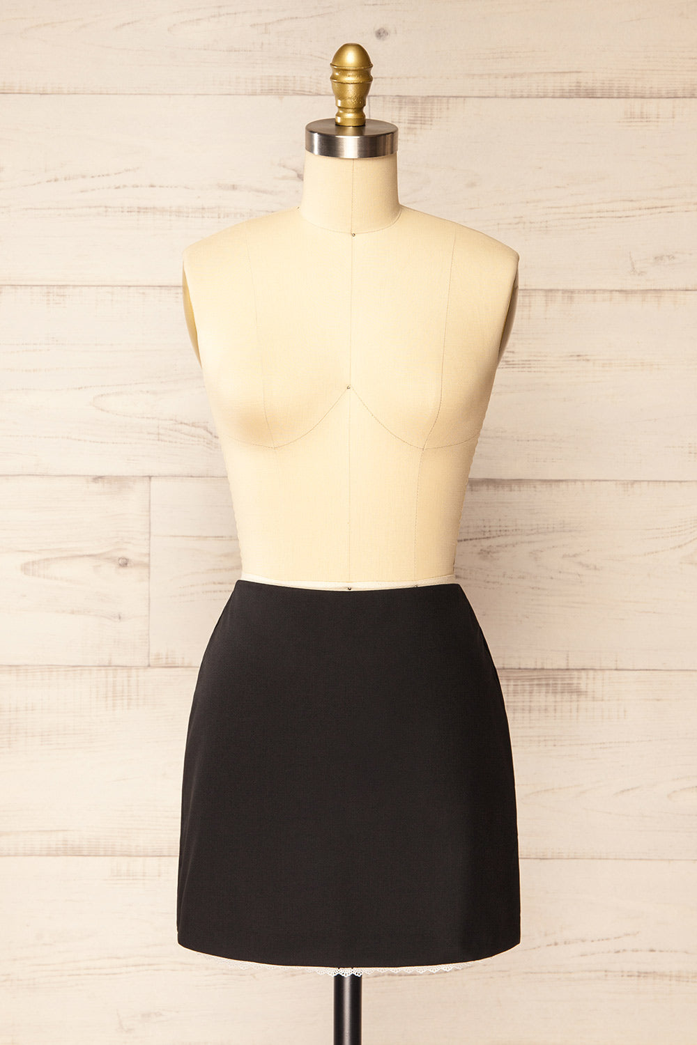Buxton Short Black Skirt w/ Lace Trim | La petite garçonne front view