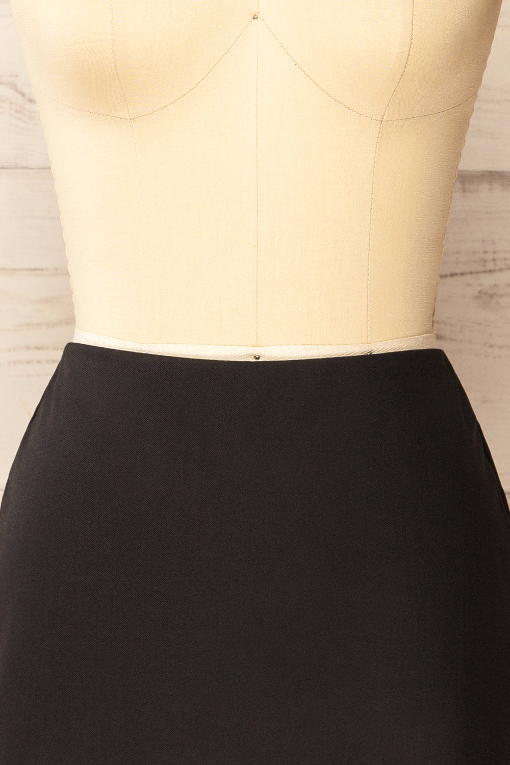 Buxton Short Black Skirt w/ Lace Trim | La petite garçonne front close-up