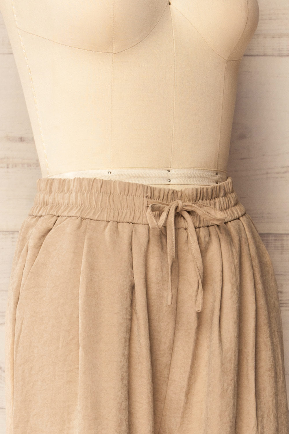 Cabot Beige Loose-Fitted Pants | La petite garçonne side