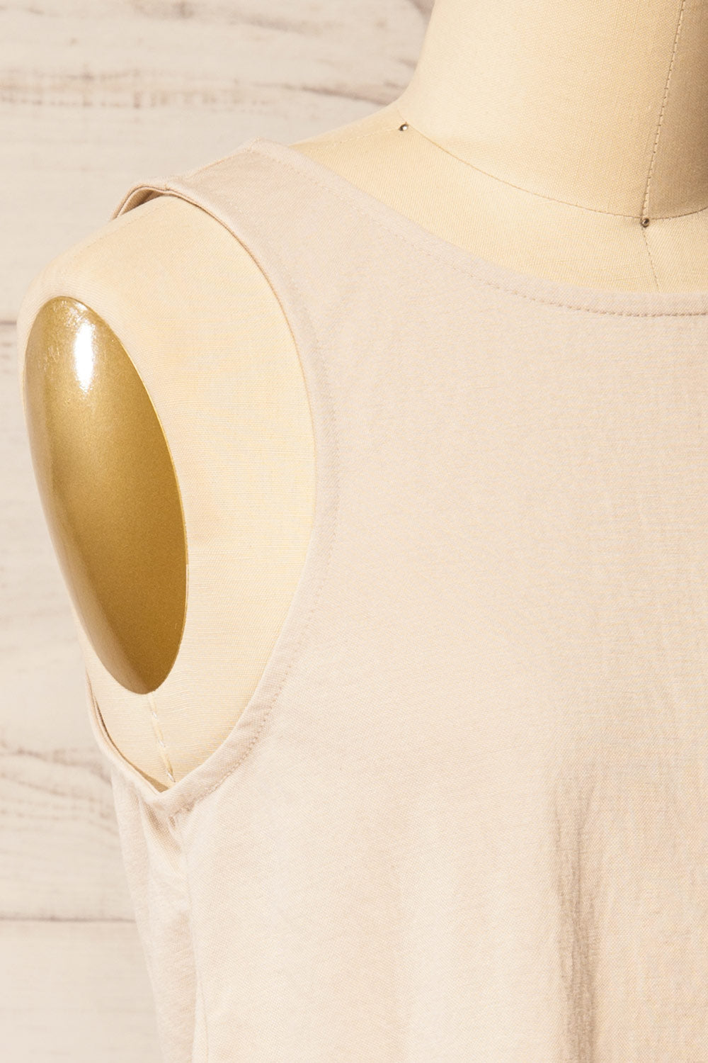 Calabar Beige Boxy Tank Top w/ Small Slits | La petite garçonne side