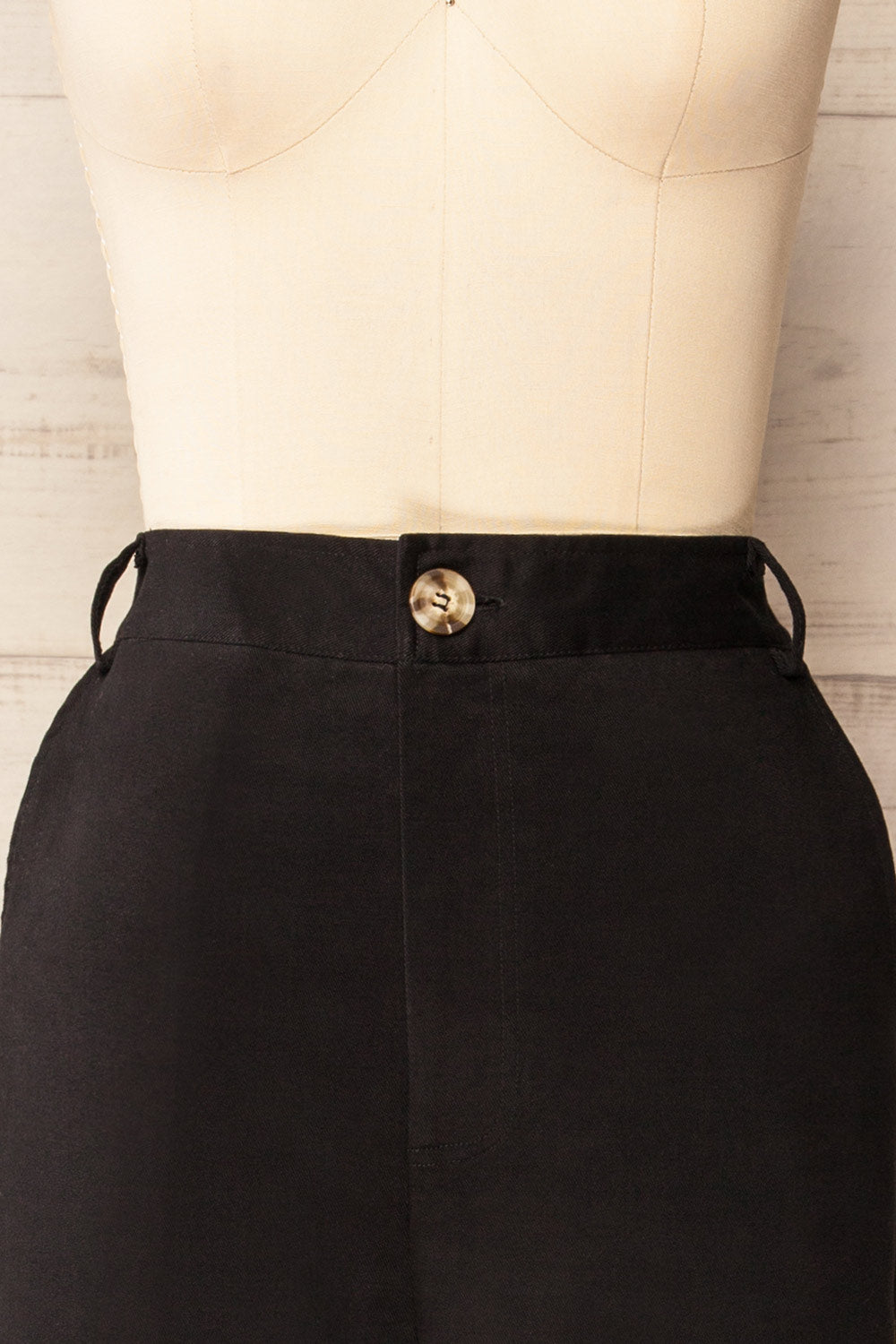 Calgary Black High-Waisted Straight Leg Pants | La petite garçonne front close-up