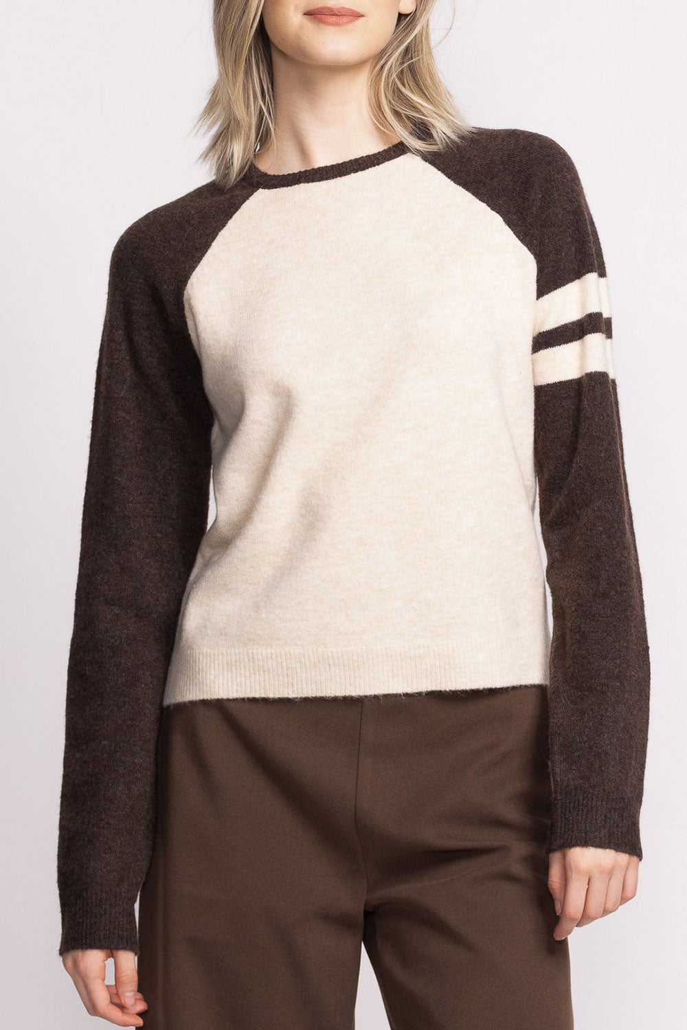 Callista Fuzzy Brown & Beige Sweater | La petite garçonne on model