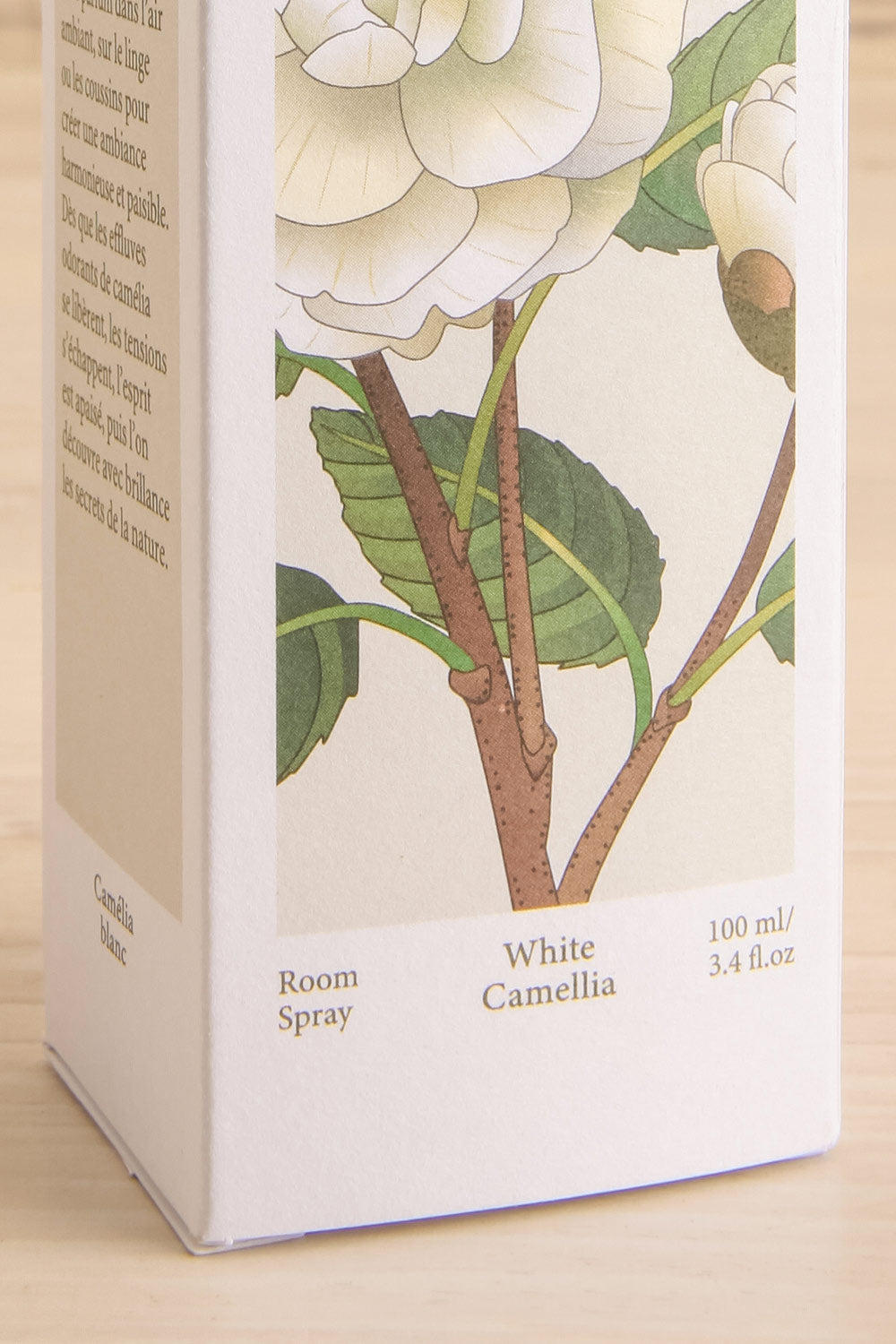 White Camellia Room Spray by Theorie Botanique | Maison garçonne box close-up
