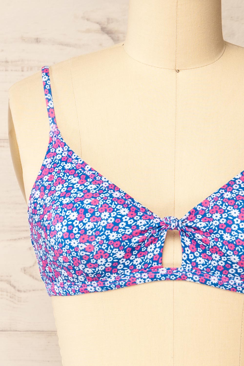 Chinsali Floral Blue Bikini Top w/ Cut-Out | La petite garçonne front