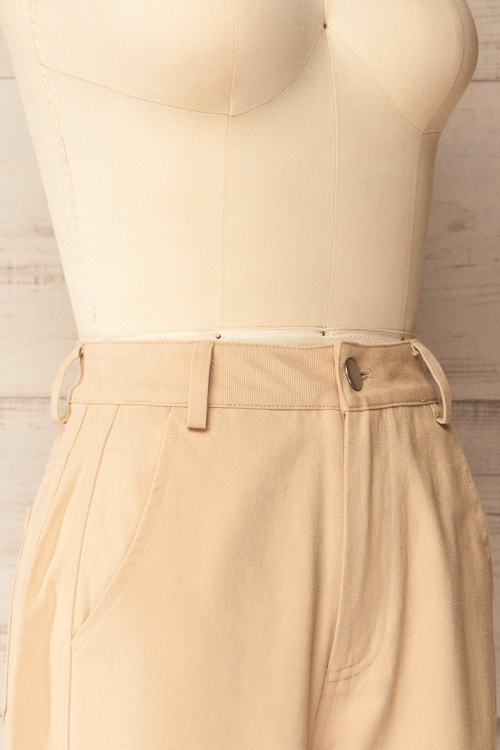 Chutanga Wide Leg High-Waisted Beige Pants | La petite garçonne side