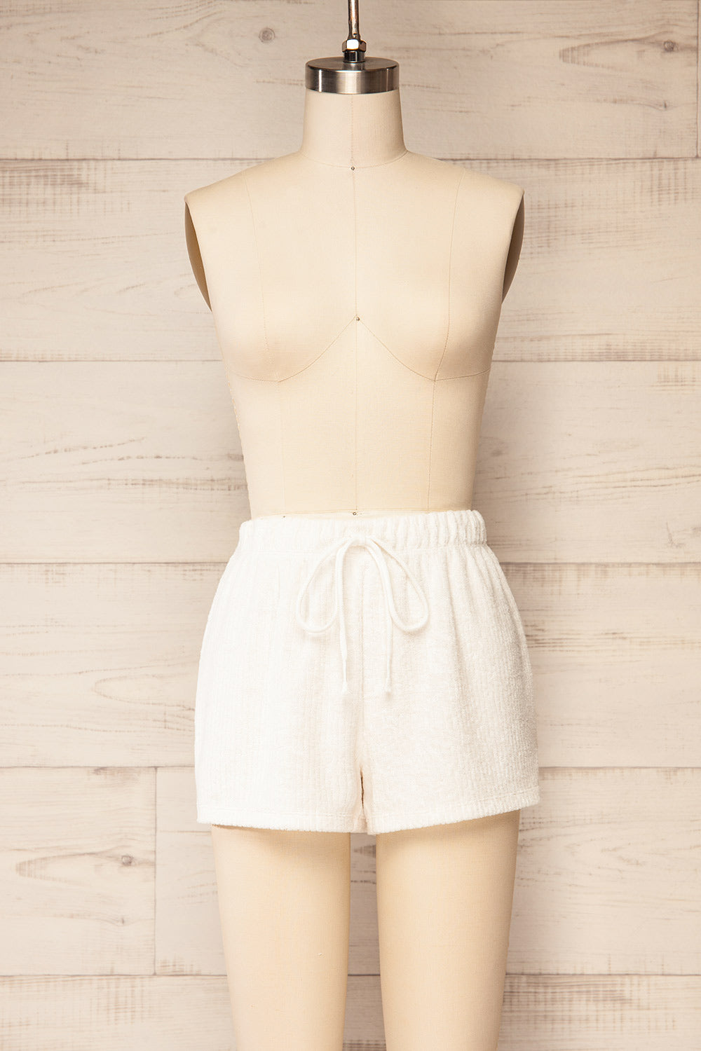 Cielo Fuzzy Ribbed Ivory Pyjama Shorts | La petite garçonne front view