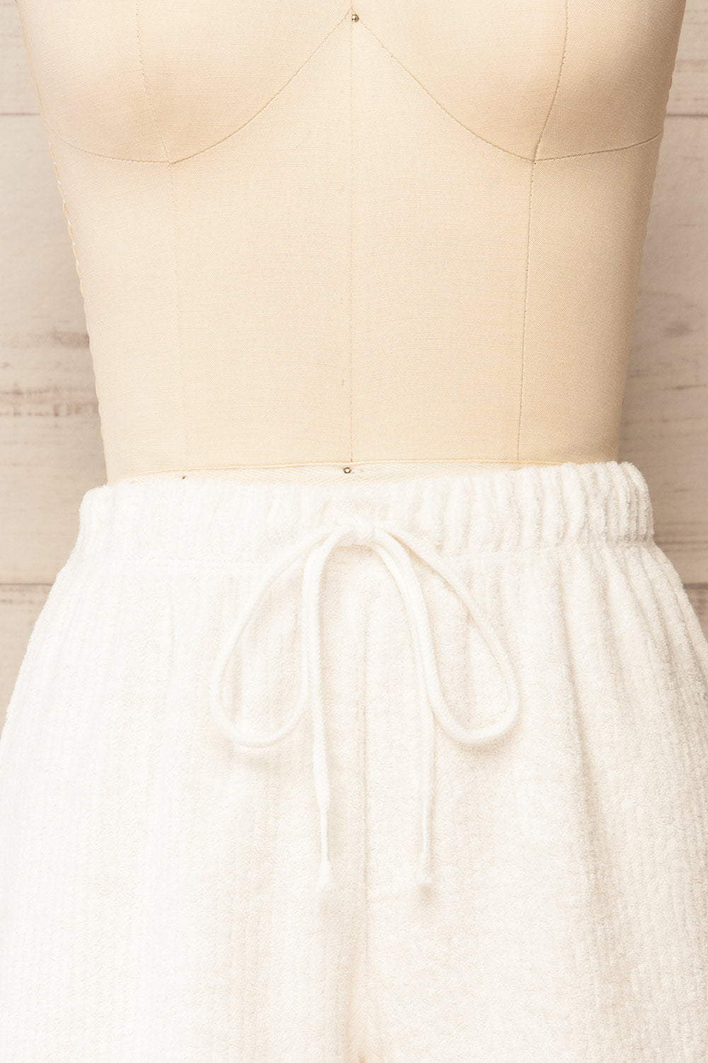 Cielo Fuzzy Ribbed Ivory Pyjama Shorts | La petite garçonne front