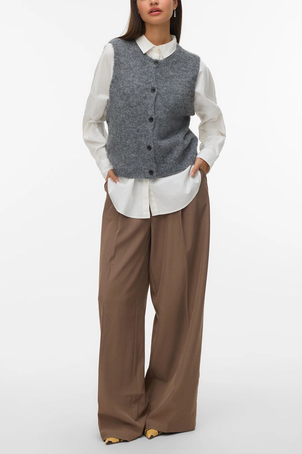 Cobar Grey Fluffy Knitted Button-Up Vest | La petite garçonne front model