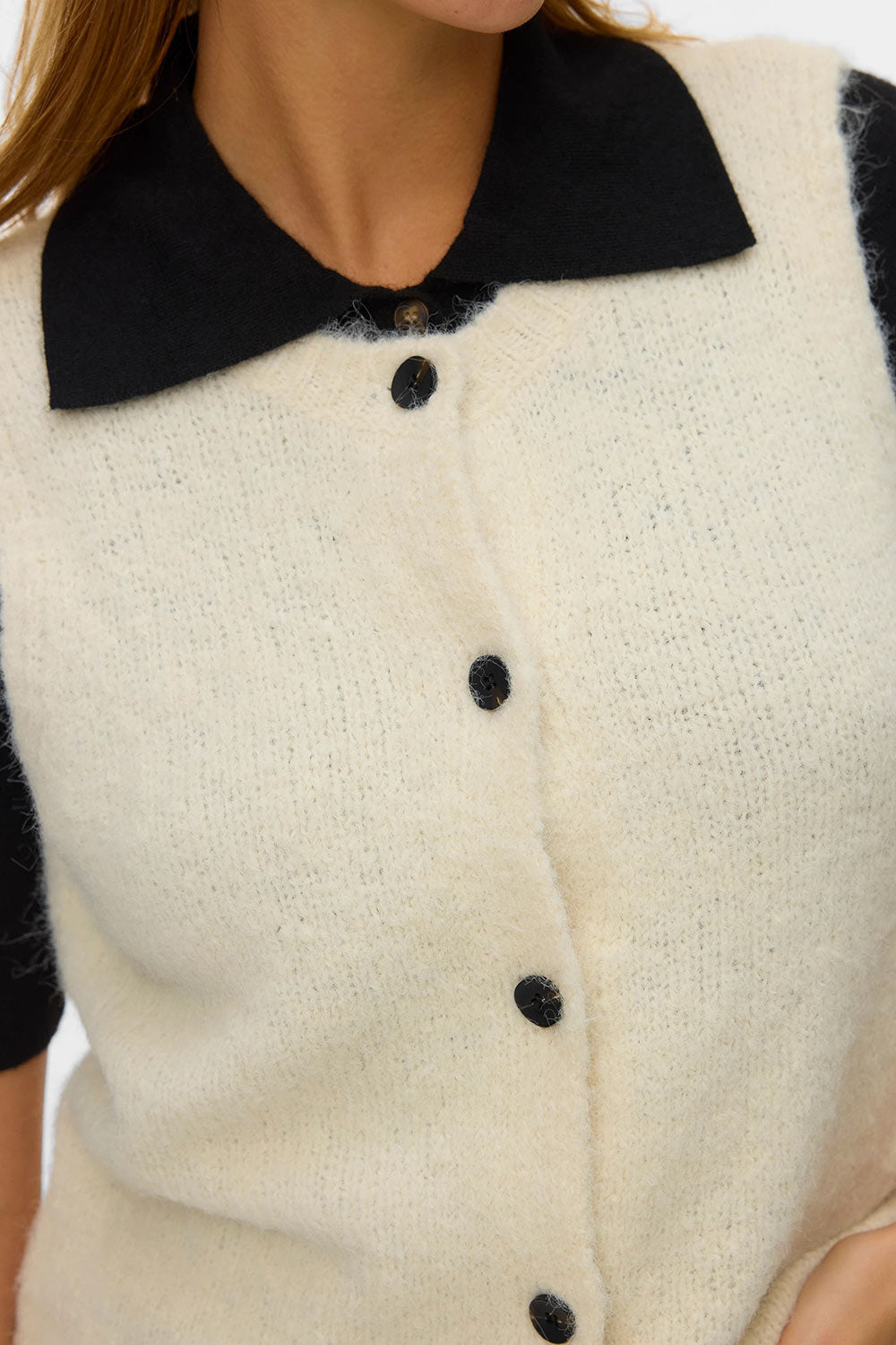 Cobar Ivory Fluffy Knitted Button-Up Vest | La petite garçonne close-up model