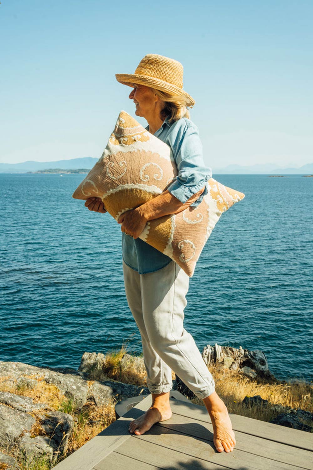 Solecito Embroidered Pillow | Maison garçonne