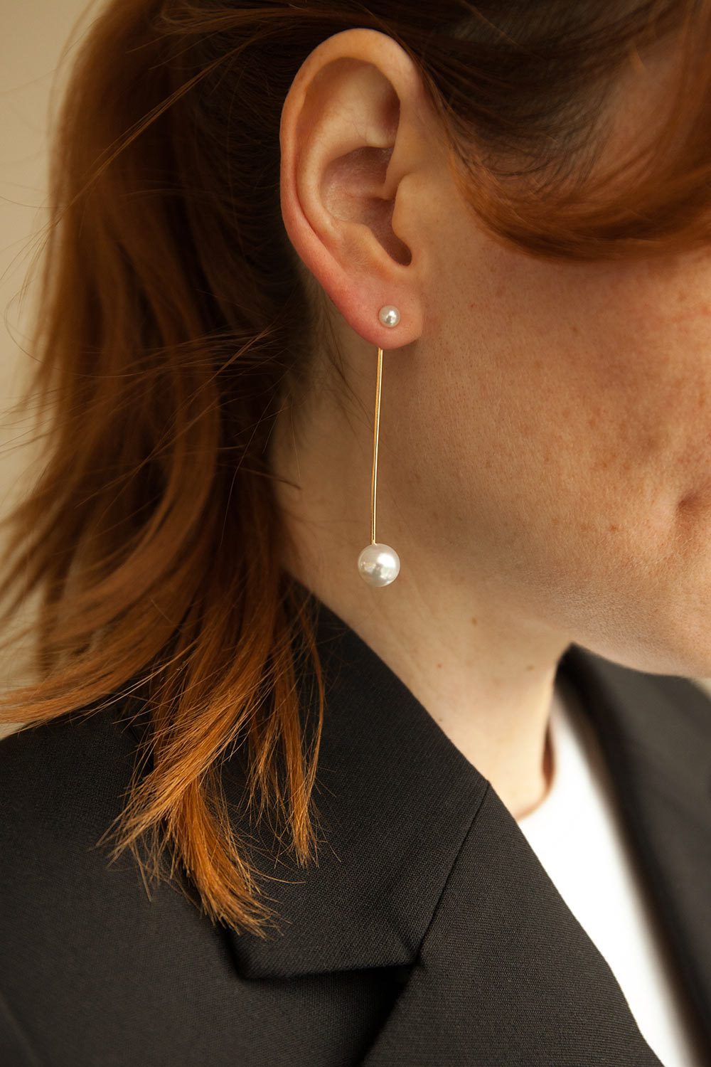 Cristobal Boucles d'Oreilles Dorées à Perles | Maison garçonne model