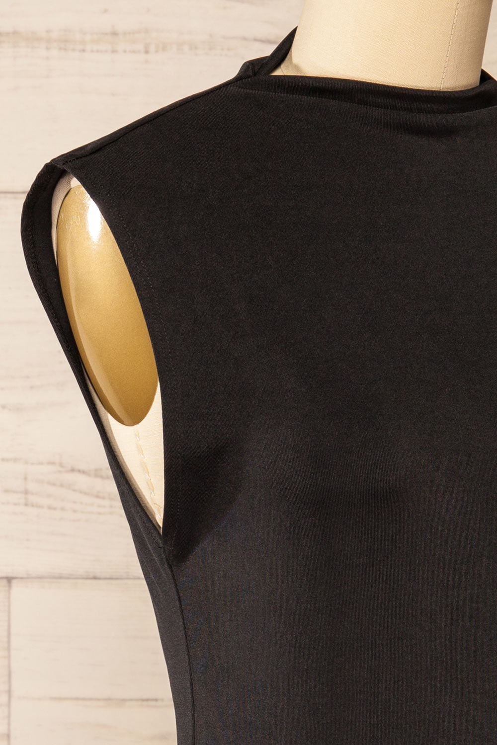 Cubral Sleeveless Black Top | La petite garçonne side