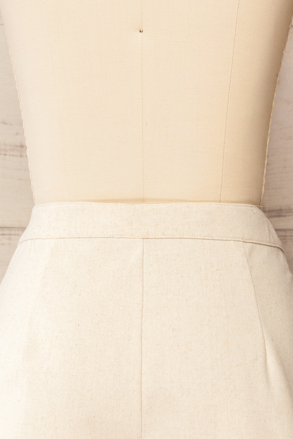 Cuiaba Beige Mid-Waisted Shorts with Pockets | La petite garçonne back