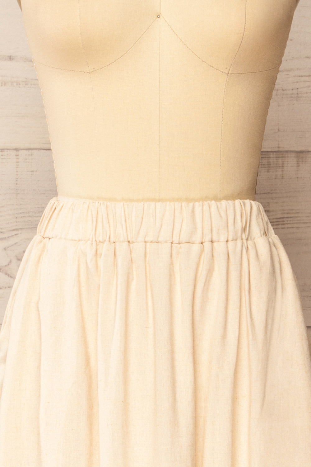 Cyriel Beige Linen Midi Skirt w/ Pockets | La petite garçonne frotn