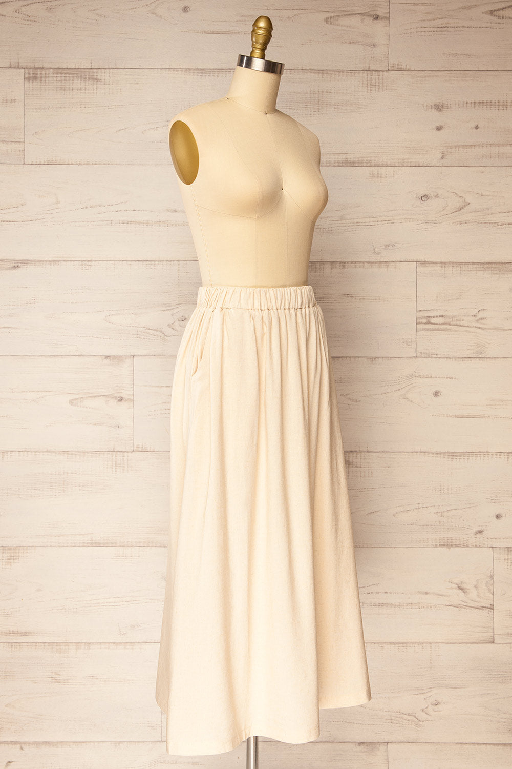 Cyriel Beige Linen Midi Skirt w/ Pockets | La petite garçonne side view