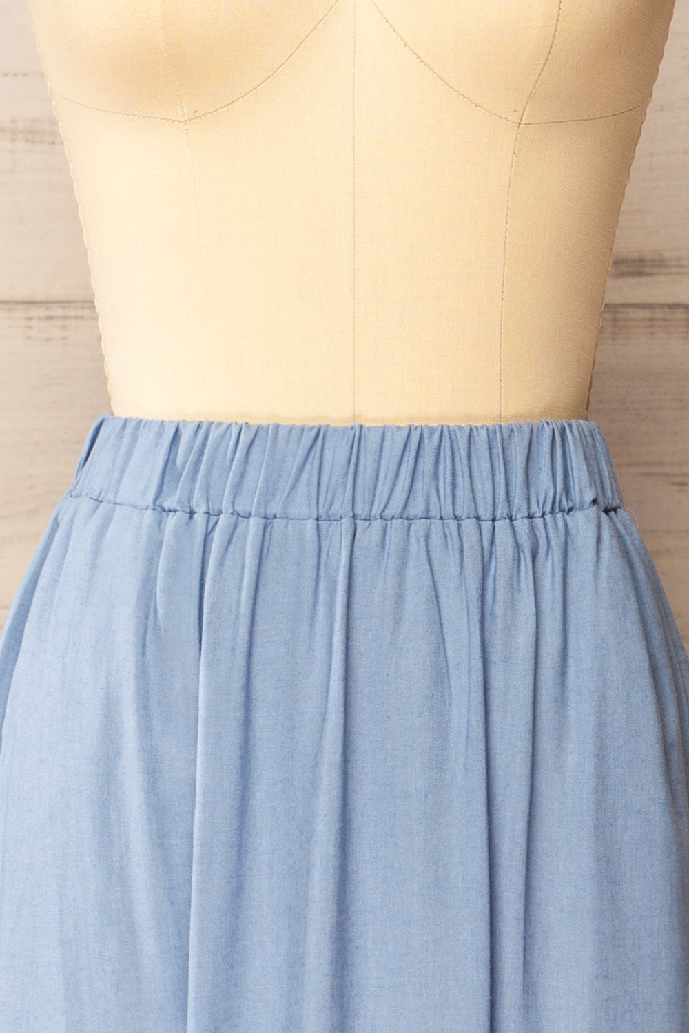 Cyriel Blue Linen Midi Skirt with Pockets | La petite garçonne front