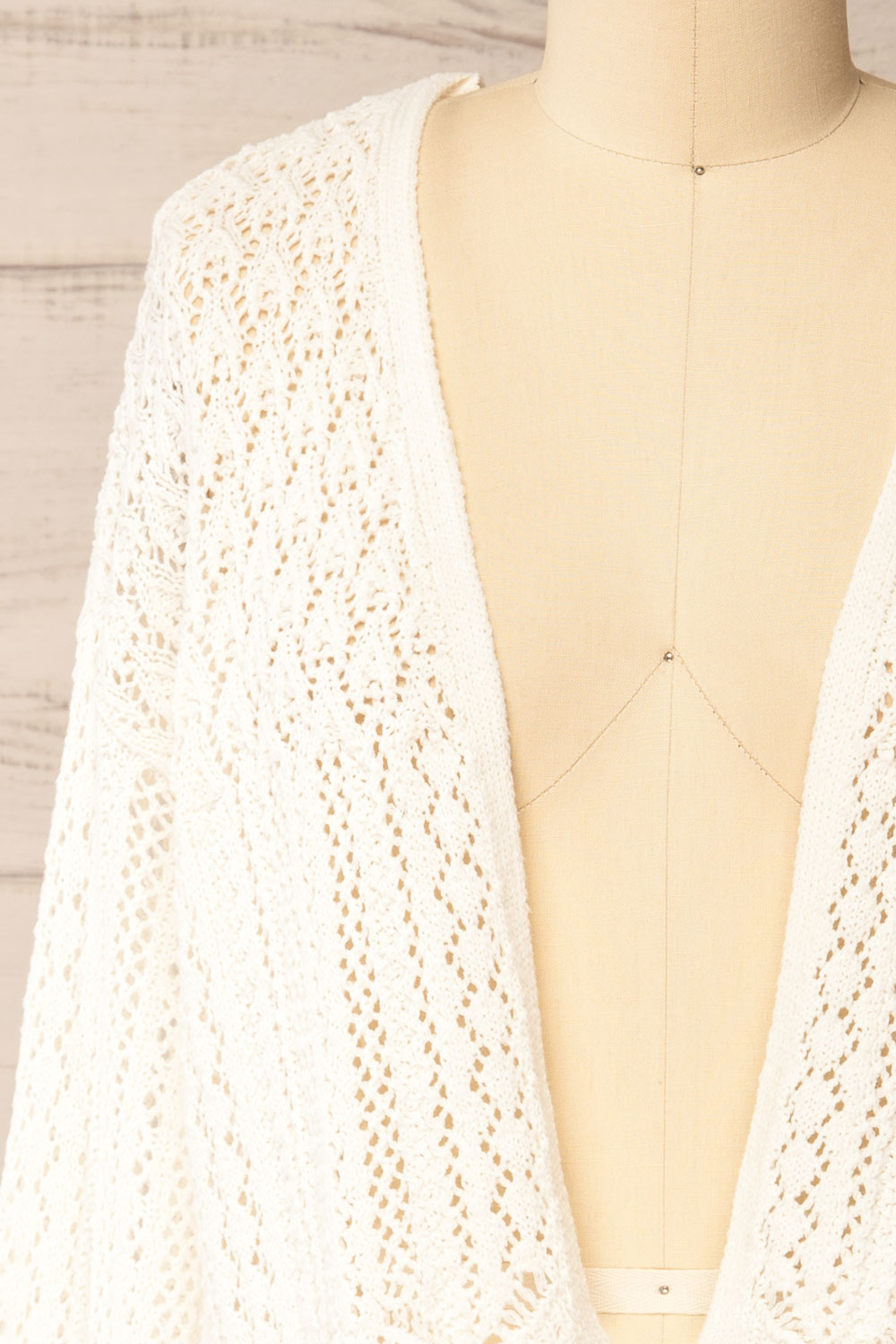 Dalian Crochet Ivory Cardigan | La petite garçonne front
