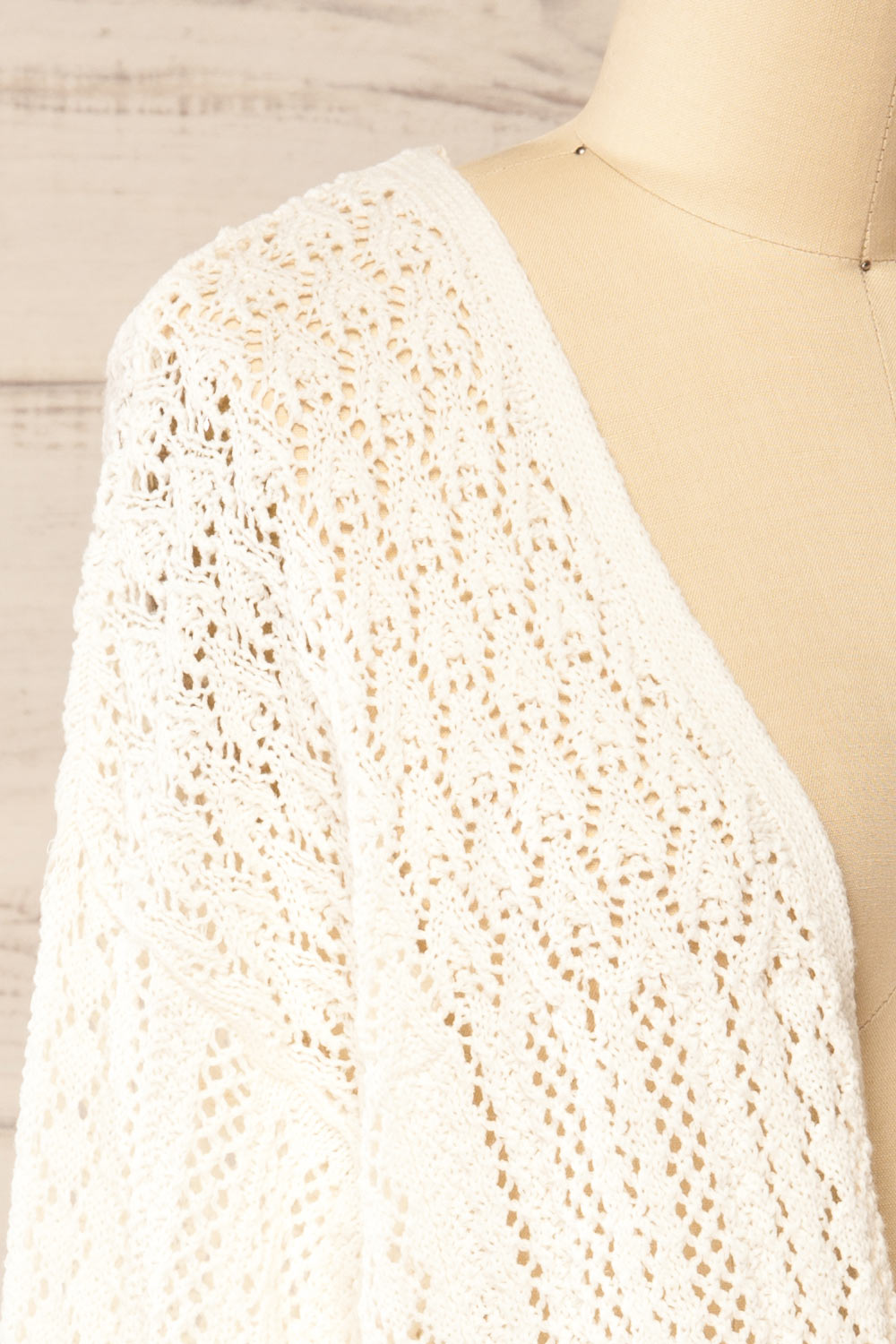 Dalian Crochet Ivory Cardigan | La petite garçonne side