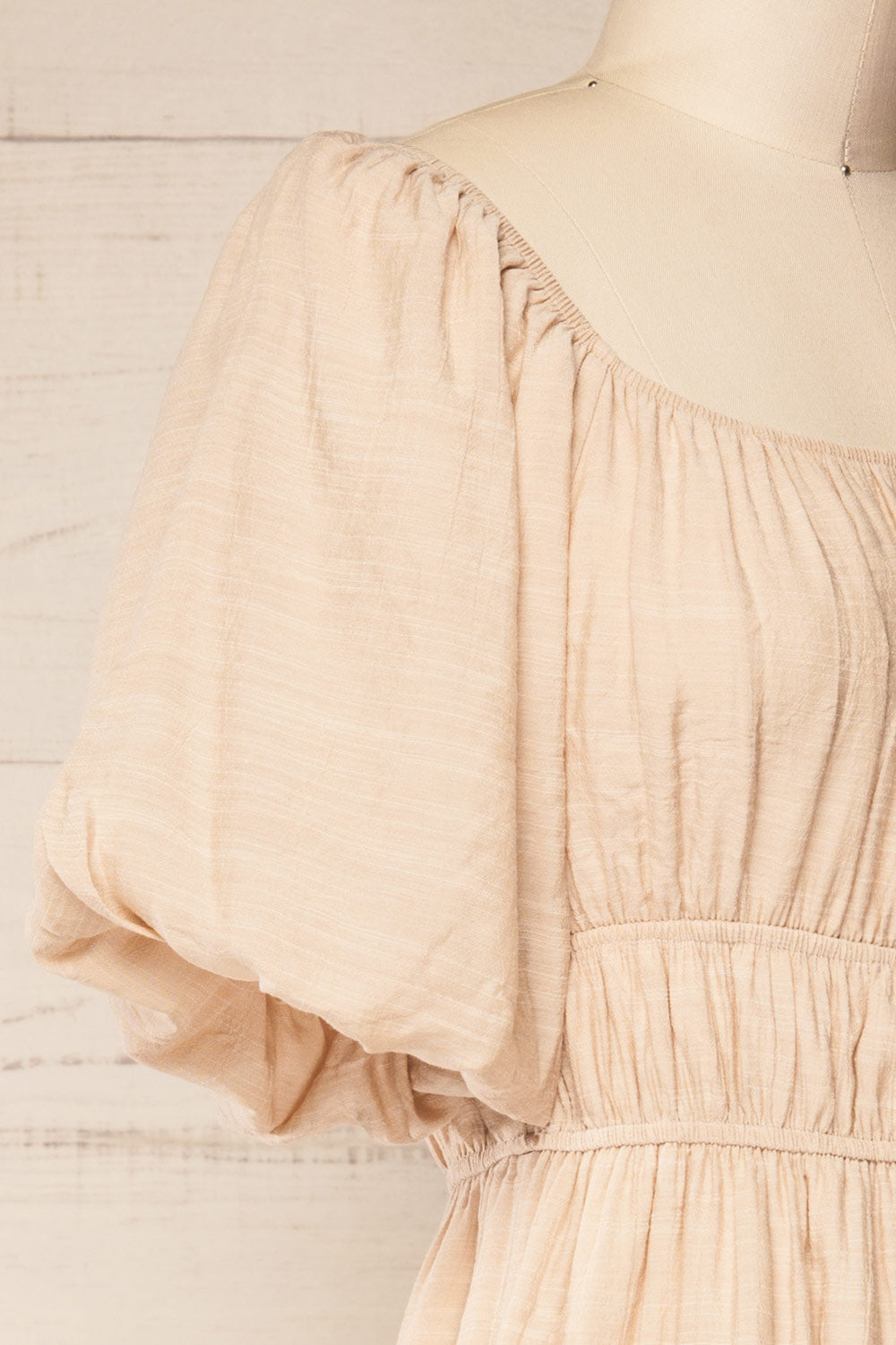 Damascus Beige Short Romper w/ Puffy Sleeves | La petite garçonne side close-up