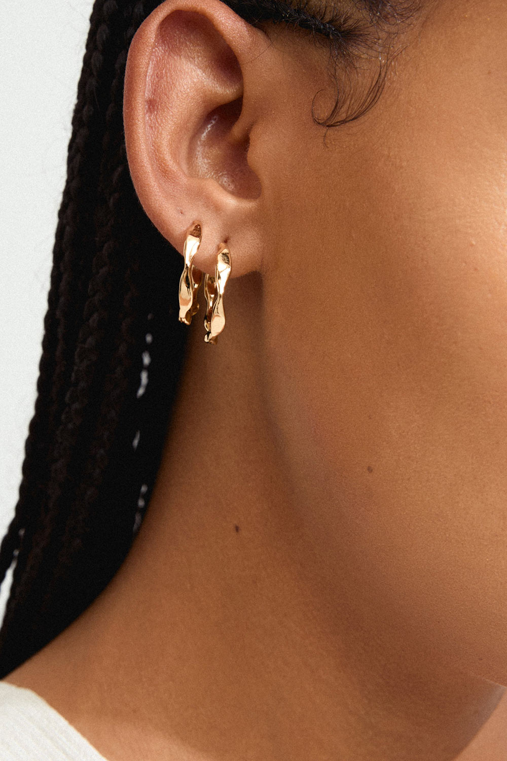 Dawna Gold Organic Gold-Plated Hoops | La petite garçonne
