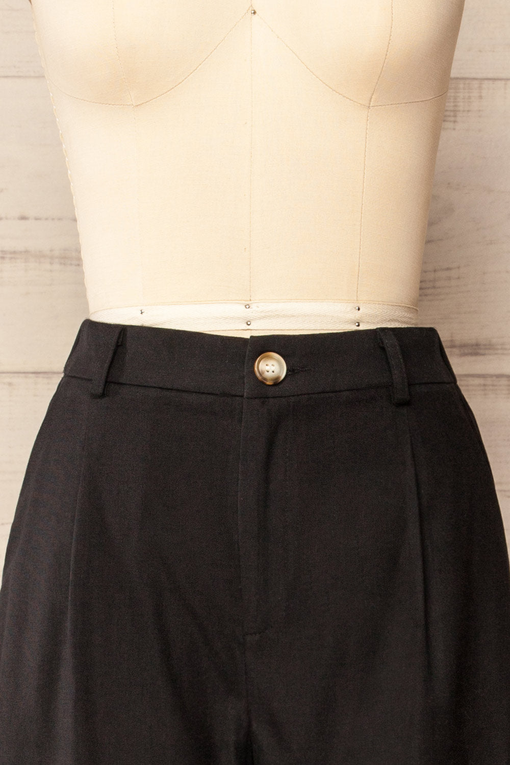 Delaney Black High-Waisted Linen Pants | La petite garçonne front