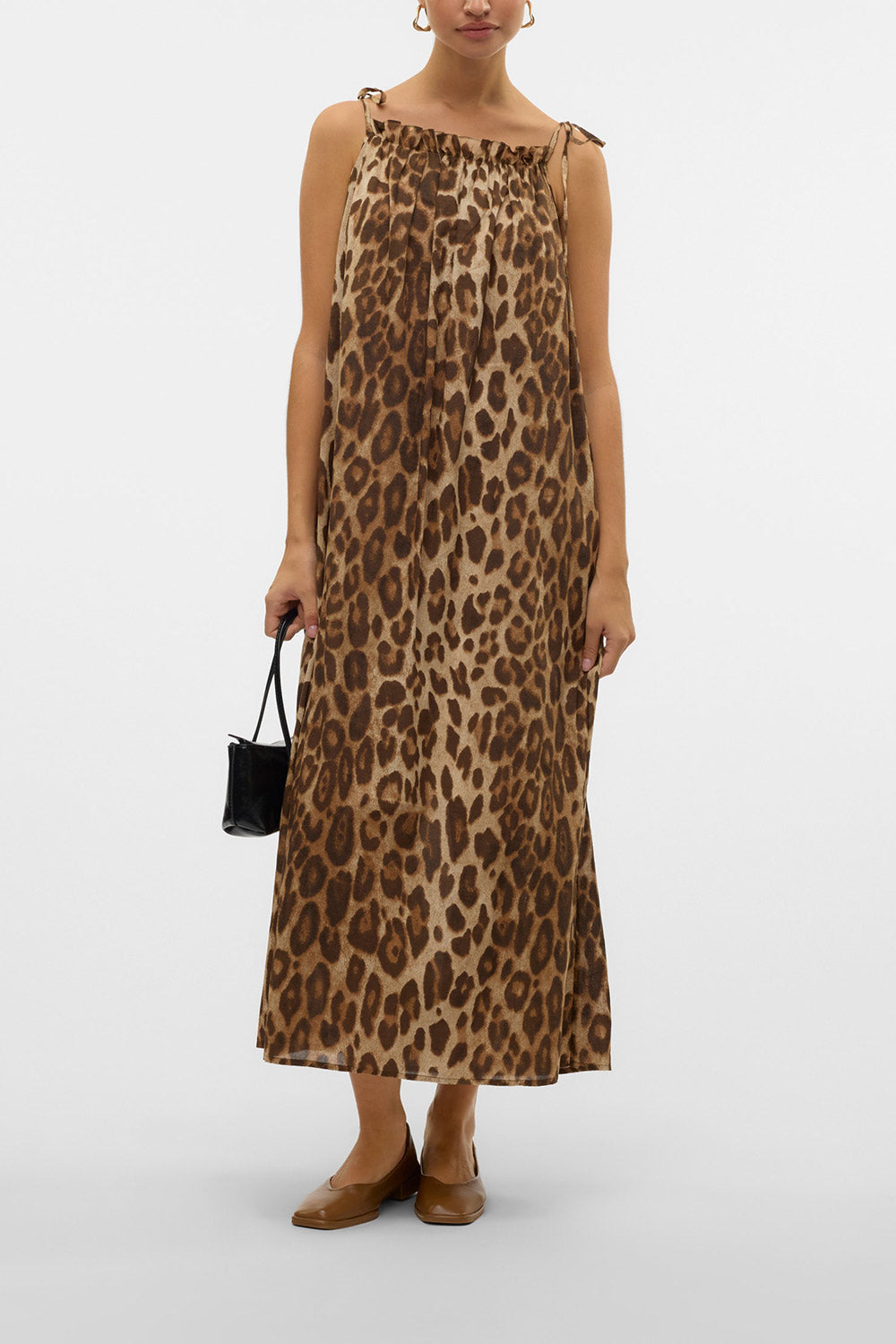 Denizli Leopard Print Oversized Midi Dress | La petite garçonne model