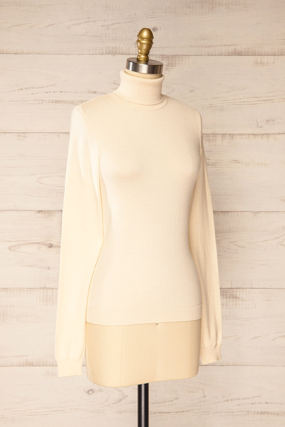 Derby Ivory Knit Turtleneck w/ Long Sleeves | La petite garçonne side view